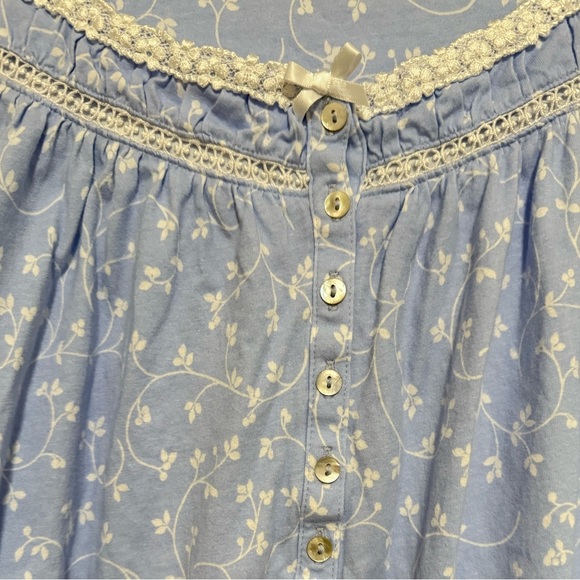 Eileen West Blue Floral Long Sleeve Nightgown Size Medium Feminine Trad Wife - Picture 4 of 8